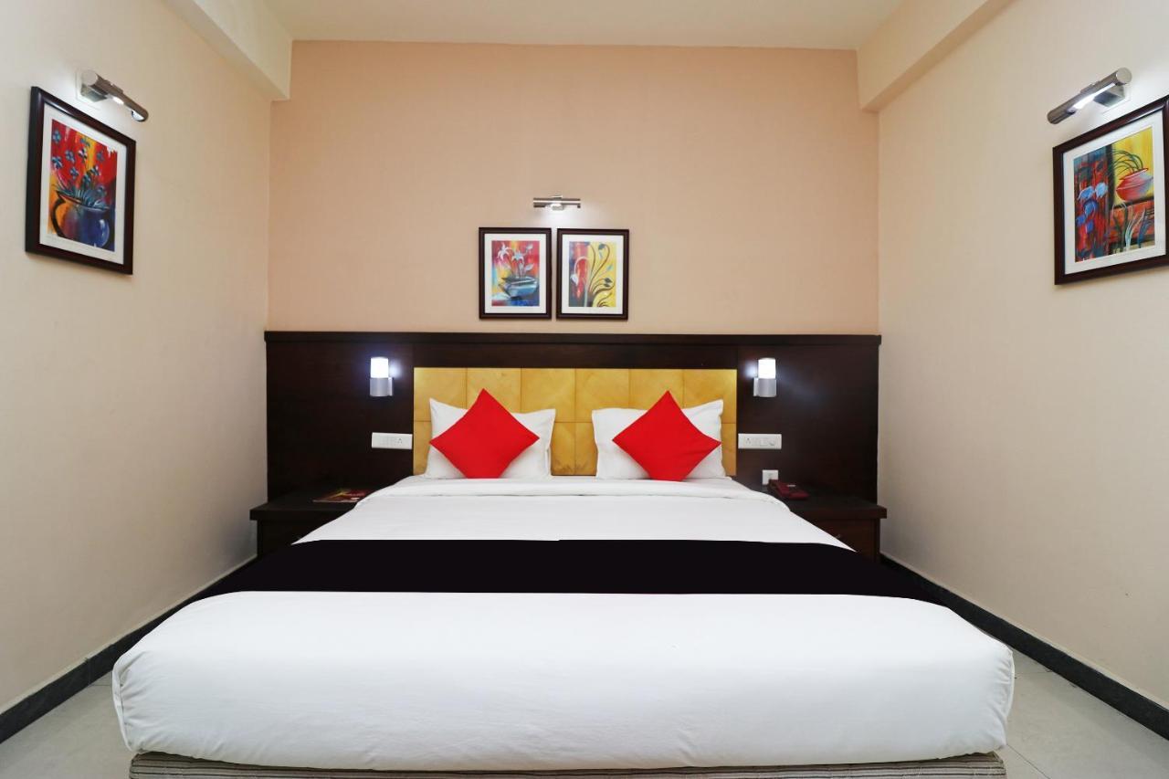 Capital O 40848 Hotel Mirabel Kupand Экстерьер фото